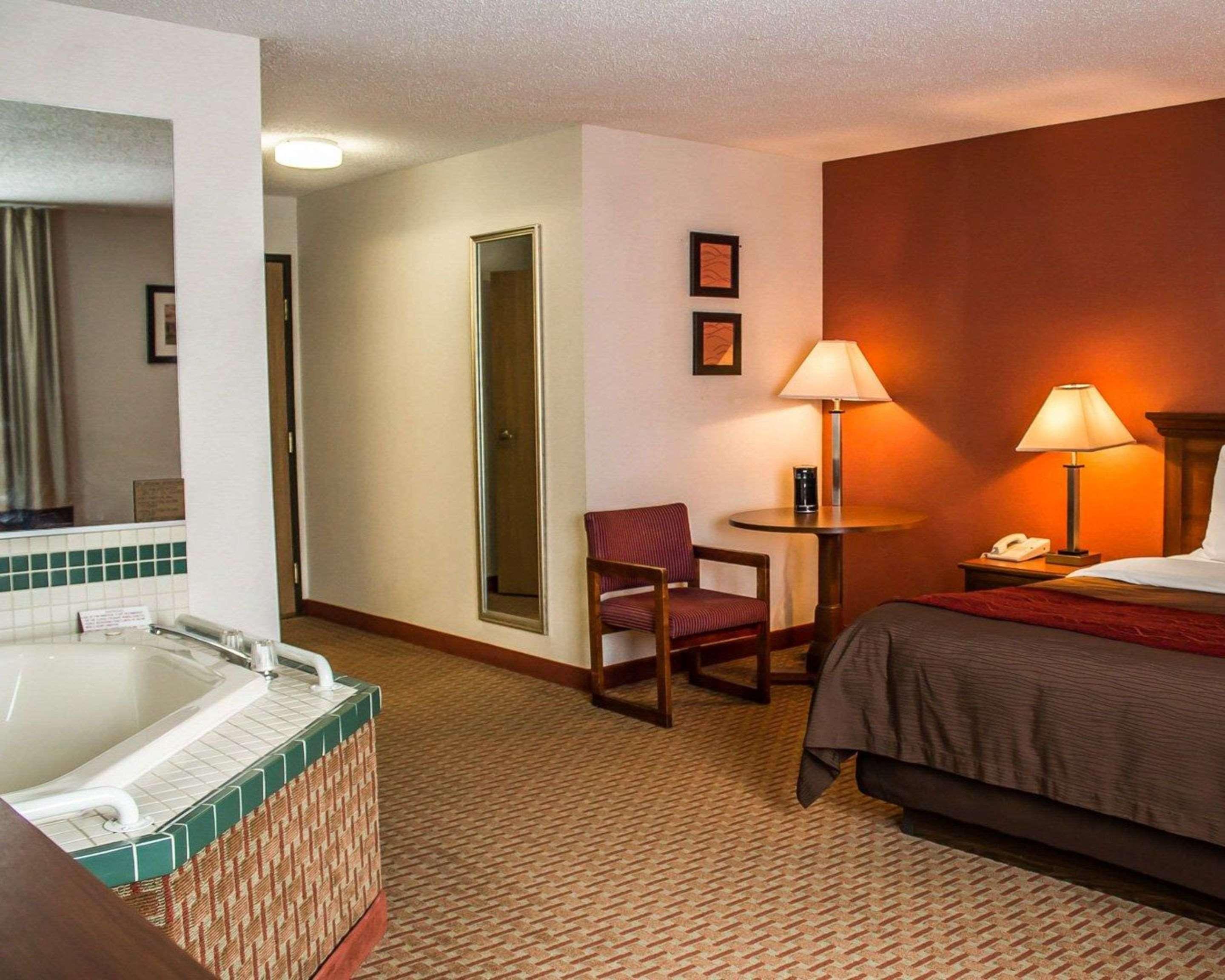 Quality Inn East Liverpool Eksteriør bilde