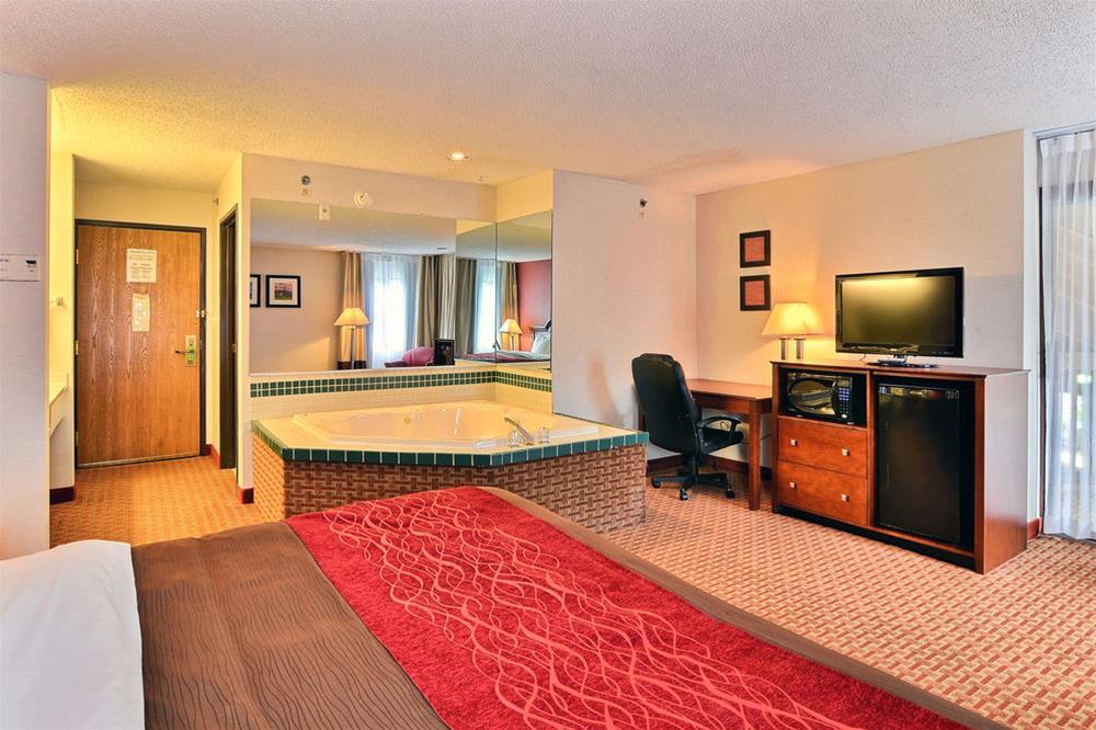 Quality Inn East Liverpool Eksteriør bilde